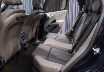 Подержанный автомобиль BMW X3 2025 года (12 фото)