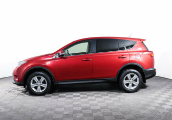 Подержанный автомобиль Toyota RAV4 2013 года (3 фото)