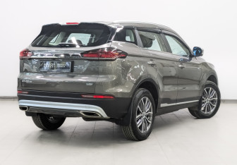 Подержанный автомобиль Geely Atlas Pro 2022 года (5 фото)