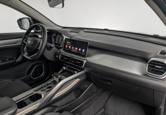 Подержанный автомобиль Geely Coolray 2023 года (11 фото)