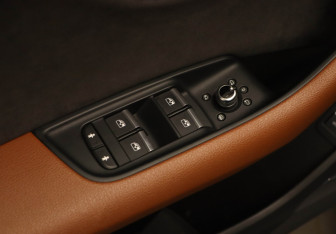 Подержанный автомобиль Audi Q7 2019 года (15 фото)