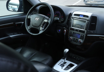 Подержанный автомобиль Hyundai Santa Fe 2011 года (12 фото)