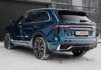 Подержанный автомобиль Geely Monjaro 2023 года (7 фото)