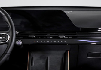 Подержанный автомобиль Omoda C5 2024 года (13 фото)