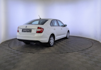 Подержанный автомобиль Skoda Rapid Liftback 2019 года (5 фото)