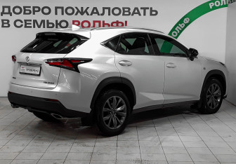Подержанный автомобиль Lexus NX 2017 года (4 фото)