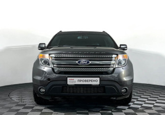Подержанный автомобиль Ford Explorer 2014 года (2 фото)