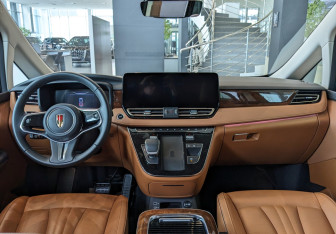 Новый Hongqi HQ9 2022 (10 фото)