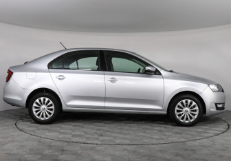 Подержанный автомобиль Skoda Rapid Liftback 2018 года (4 фото)