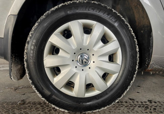 Подержанный автомобиль Volkswagen Touran 2008 года (16 фото)