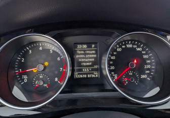 Подержанный автомобиль Volkswagen Jetta Sedan 2016 года (16 фото)