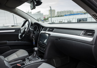 Подержанный автомобиль Skoda Superb Wagon 2012 года (12 фото)