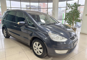 Подержанный автомобиль Ford Galaxy 2008 года (3 фото)