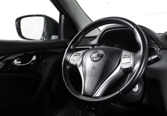 Подержанный автомобиль Nissan Qashqai 2017 года (12 фото)