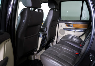 Подержанный автомобиль Land Rover Range Rover Sport 2011 года (12 фото)