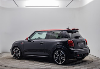 Подержанный автомобиль MINI Hatch 2019 года (7 фото)