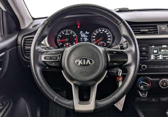 Подержанный автомобиль Kia Rio Sedan 2021 года (22 фото)