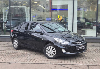 Подержанный автомобиль Hyundai Solaris Sedan 2012 года (3 фото)