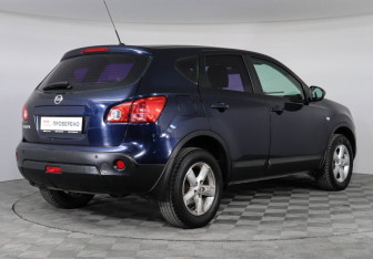 Подержанный автомобиль Nissan Qashqai 2008 года (5 фото)