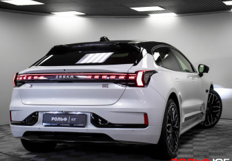 Подержанный автомобиль Zeekr 001 2023 года (35 фото)