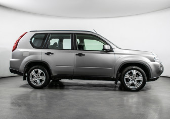 Подержанный автомобиль Nissan X-Trail 2008 года (4 фото)