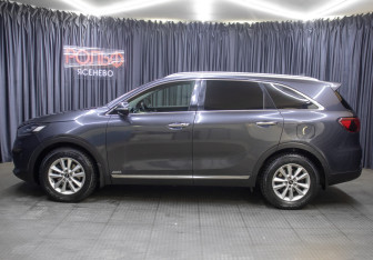 Подержанный автомобиль Kia Sorento 2018 года (8 фото)