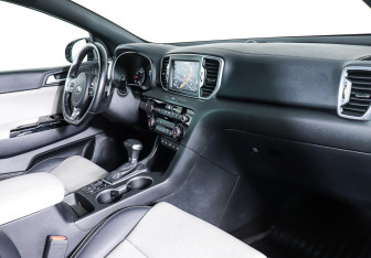 Подержанный автомобиль Kia Sportage 2016 года (10 фото)