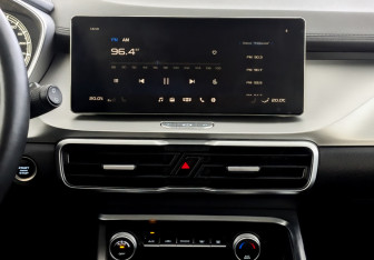 Подержанный автомобиль Geely Coolray 2022 года (15 фото)