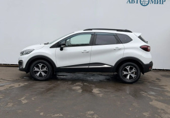 Подержанный автомобиль Renault Kaptur 2019 года (8 фото)