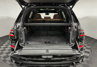 Новый BMW X7 2025 (9 фото)