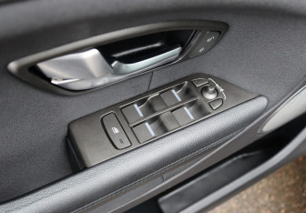 Подержанный автомобиль Land Rover Range Rover Evoque 2015 года (11 фото)