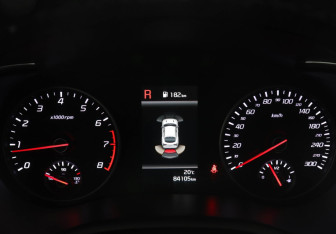 Подержанный автомобиль Kia Stinger 2022 года (11 фото)