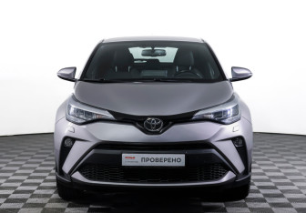 Подержанный автомобиль Toyota C-HR 2019 года (2 фото)
