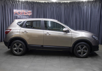 Подержанный автомобиль Nissan Qashqai 2012 года (4 фото)
