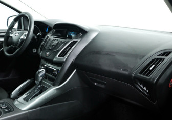 Подержанный автомобиль Ford Focus Wagon 2013 года (9 фото)