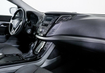 Подержанный автомобиль Hyundai i40 Sedan 2016 года (9 фото)