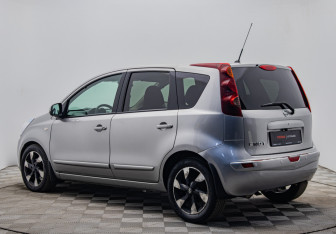 Подержанный автомобиль Nissan Note 2013 года (3 фото)