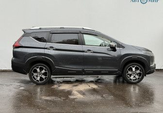 Подержанный автомобиль Mitsubishi Xpander 2022 года (4 фото)