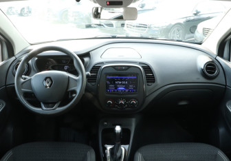 Подержанный автомобиль Renault Kaptur 2018 года (12 фото)