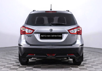 Подержанный автомобиль Suzuki SX4 Hatchback 2014 года (6 фото)