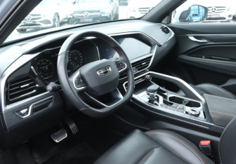 Подержанный автомобиль Geely Tugella 2023 года (13 фото)