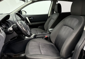 Подержанный автомобиль Nissan Qashqai 2013 года (10 фото)