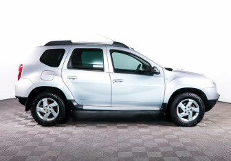 Подержанный автомобиль Renault Duster 2012 года (4 фото)