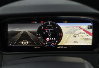 Подержанный автомобиль Land Rover Range Rover Velar 2018 года (11 фото)