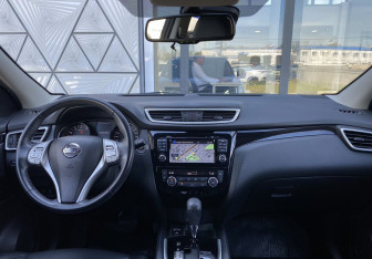 Подержанный автомобиль Nissan Qashqai 2018 года (11 фото)