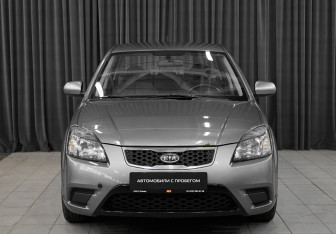 Подержанный автомобиль Kia Rio Sedan 2010 года (2 фото)
