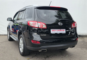 Подержанный автомобиль Hyundai Santa Fe 2010 года (7 фото)