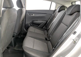 Подержанный автомобиль Kia Rio Hatchback 2021 года (12 фото)