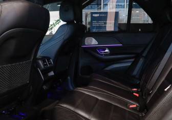 Подержанный автомобиль Mercedes-Benz GLE 2019 года (11 фото)