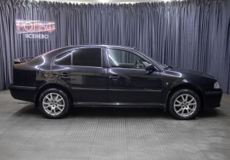 Подержанный автомобиль Skoda Octavia Liftback 2008 года (4 фото)
